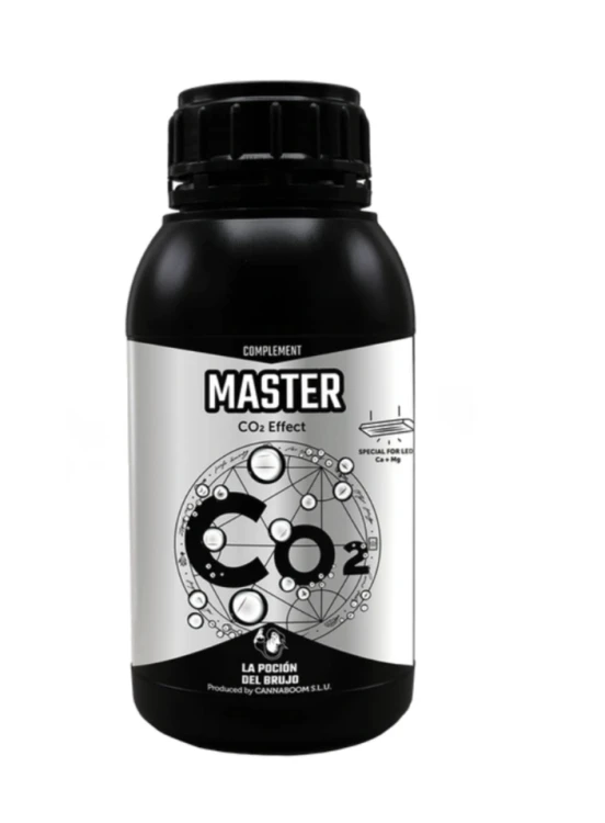 Cannaboom Master CO2 500ml - preparat zwiększający wykorzystanie CO2 i fotosyntezę, kwasy fulwowe, azot i potas