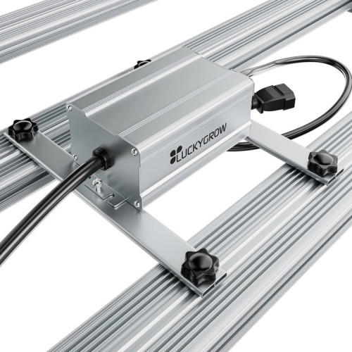 Adapter HPS zamontowany na ramie lampy FLEX 720W