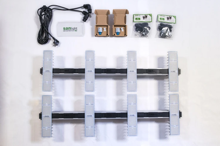 SANlight 120 Set 1.5 zawartość zestawu dwie oprawy EVO 4-120 kabel Y wieszaki