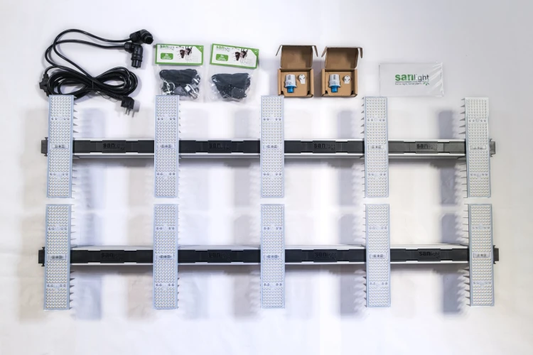 SANlight 150 Set 1.5 zawartość zestawu dwie oprawy EVO 5-150 kabel Y wieszaki