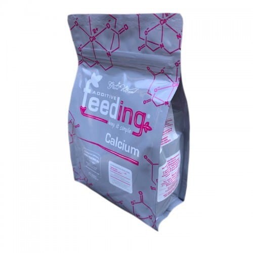 Greenhouse Powder Feeding Calcium.jpg